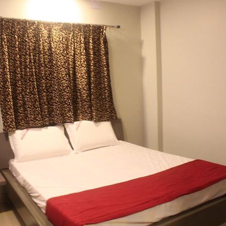 Hotel Lakshmi Grand Visakhapatnam Zimmer foto
