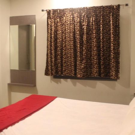 Hotel Lakshmi Grand Visakhapatnam Zimmer foto